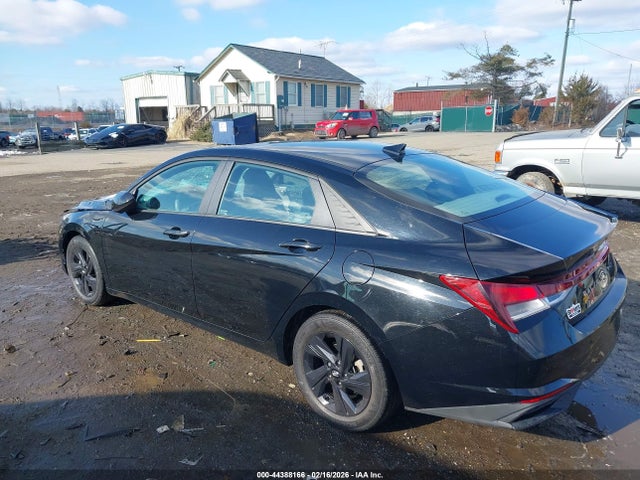 HYUNDAI ELANTRA SEL - 3