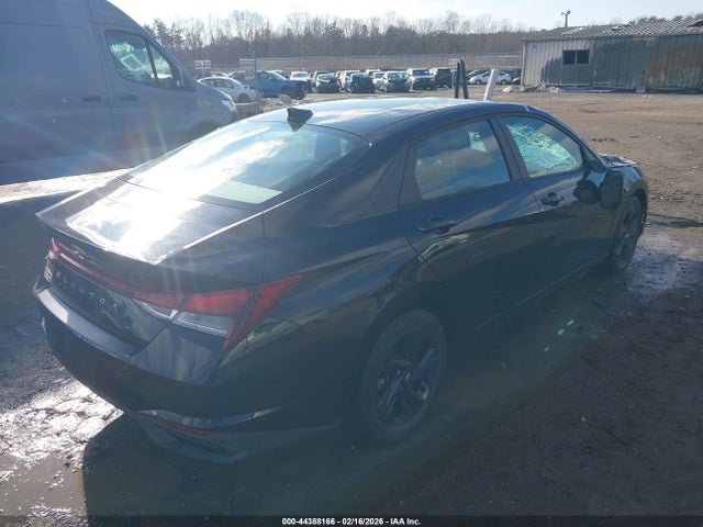 HYUNDAI ELANTRA SEL - 4