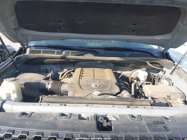 TOYOTA TUNDRA - 10
