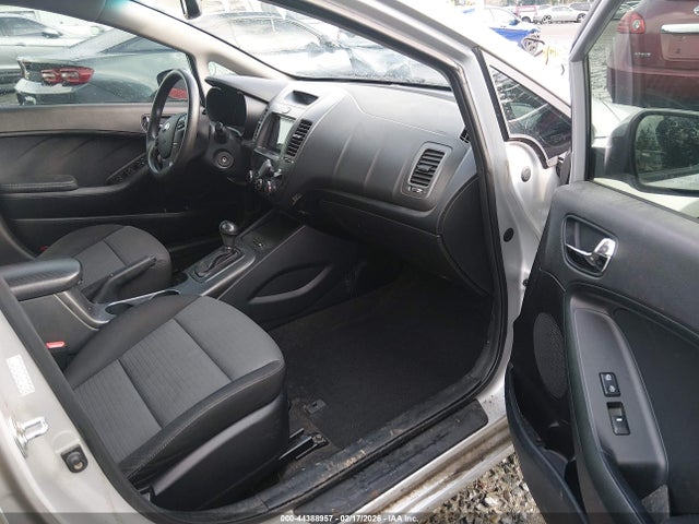 2016 KIA FORTE LX — миниатюра 17