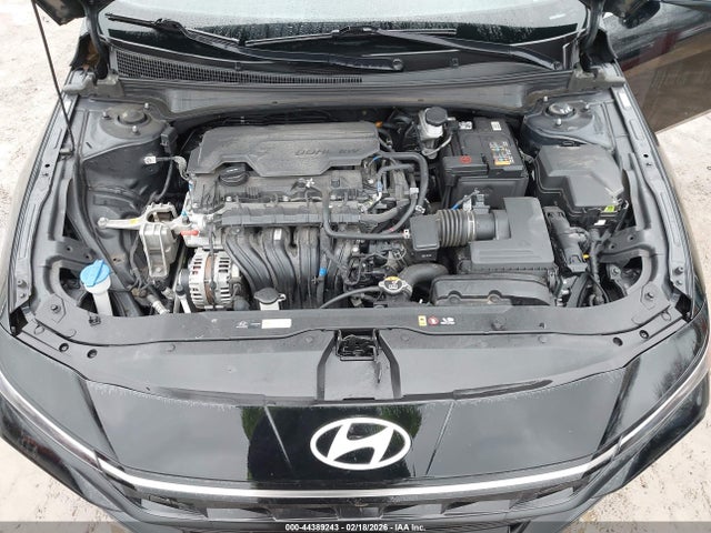 HYUNDAI ELANTRA LIMITED - 10