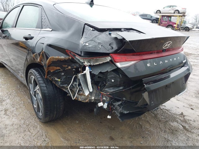 HYUNDAI ELANTRA LIMITED - 6