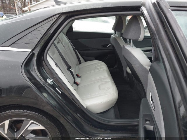 HYUNDAI ELANTRA LIMITED - 8