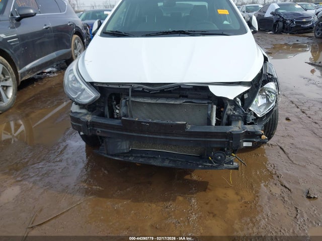 HYUNDAI ACCENT SE - 6