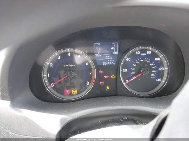 HYUNDAI ACCENT SE - 7