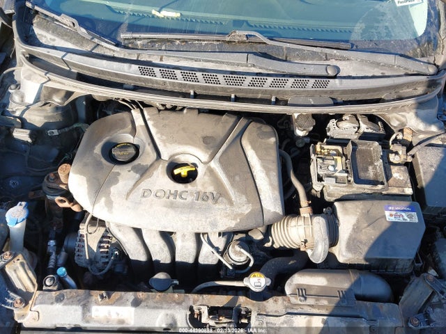 HYUNDAI ELANTRA - 10