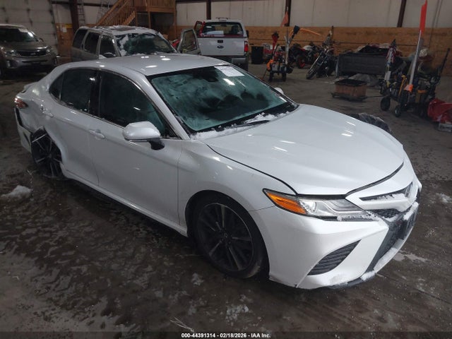 TOYOTA CAMRY - 1