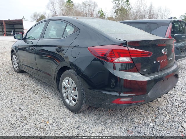 HYUNDAI ELANTRA SE - 3