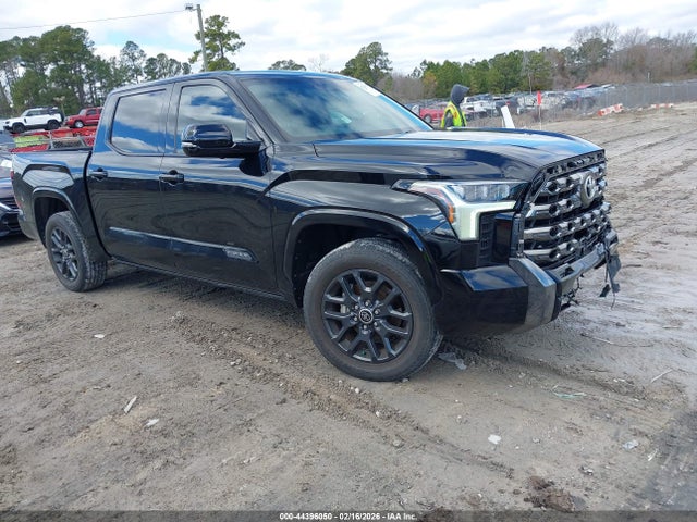 TOYOTA TUNDRA - 1