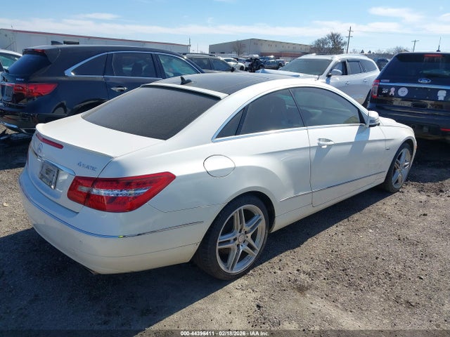 MERCEDES-BENZ E-CLASS - 4