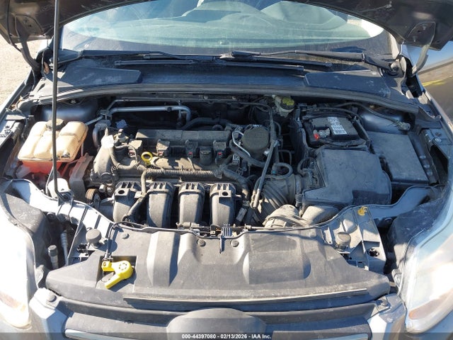 FORD FOCUS SE - 10