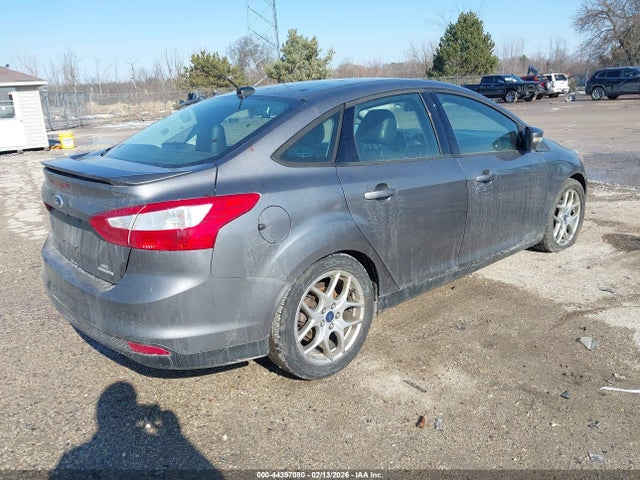 FORD FOCUS SE - 4