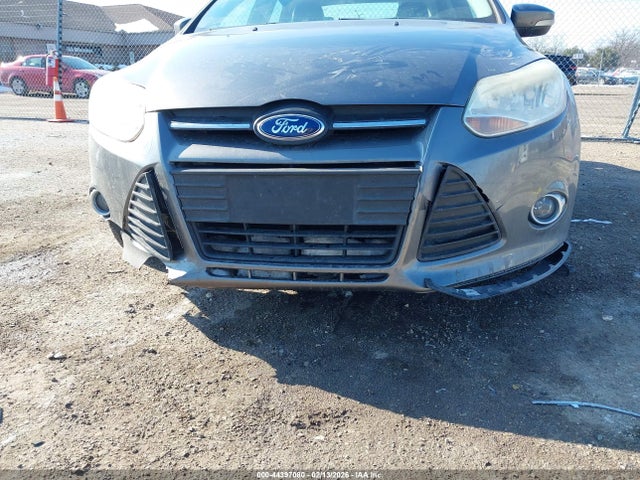 FORD FOCUS SE - 6