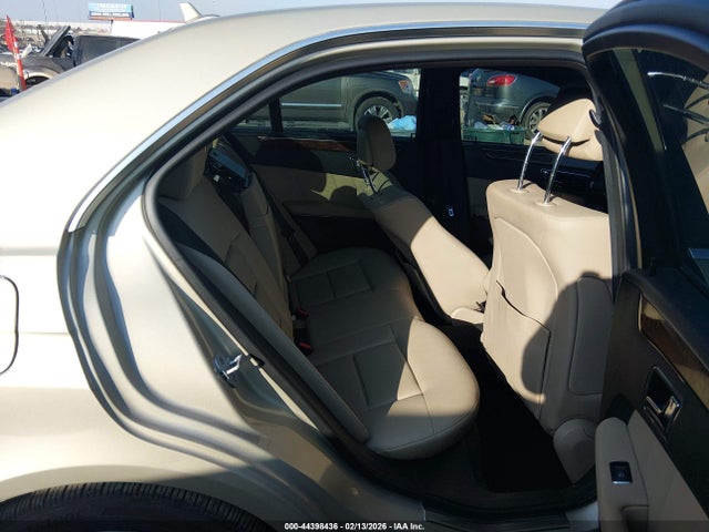 MERCEDES-BENZ E-CLASS - 8