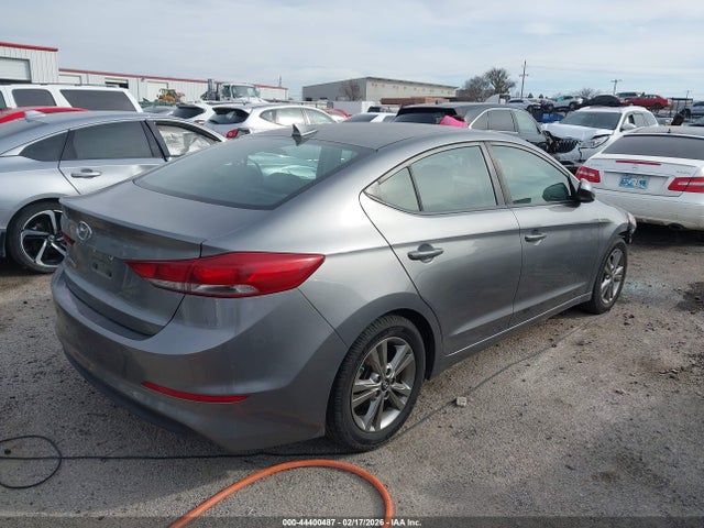 2018 Hyundai ELANTRA SEL — фото 4