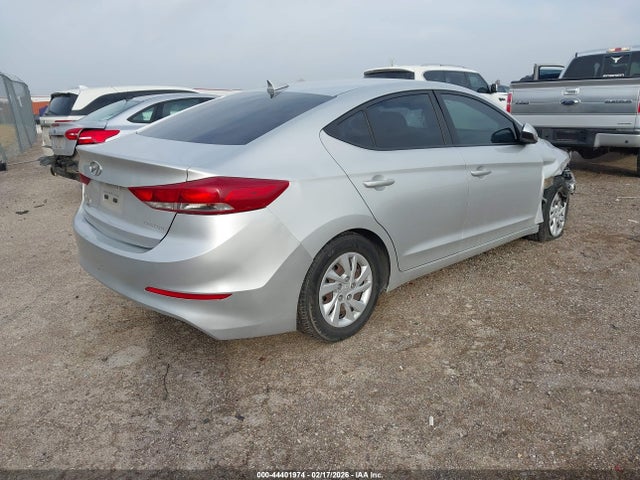 HYUNDAI ELANTRA SE - 4