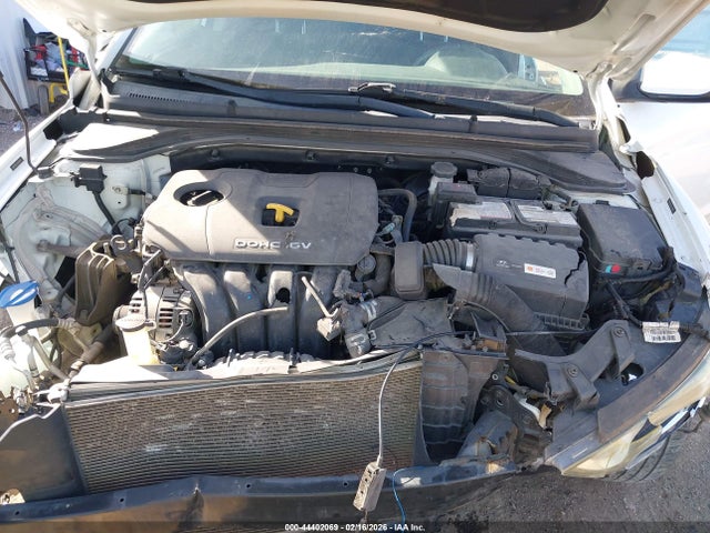 HYUNDAI ELANTRA SEL - 10