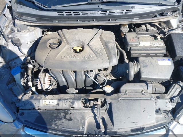 HYUNDAI ELANTRA SE - 10