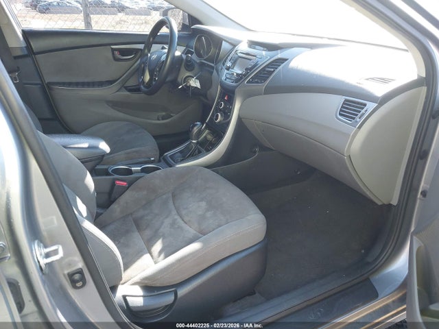 HYUNDAI ELANTRA SE - 5