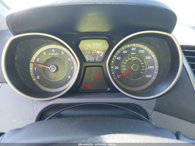 HYUNDAI ELANTRA SE - 7