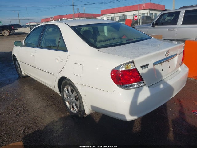 TOYOTA CAMRY - 3