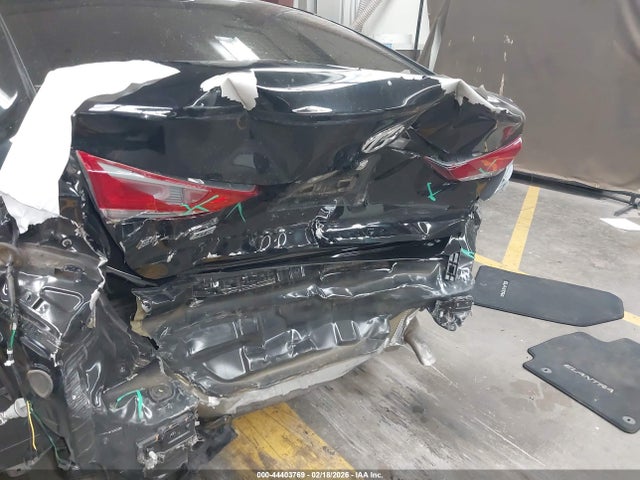 HYUNDAI ELANTRA SE - 6