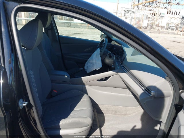 HYUNDAI ELANTRA SEL - 5