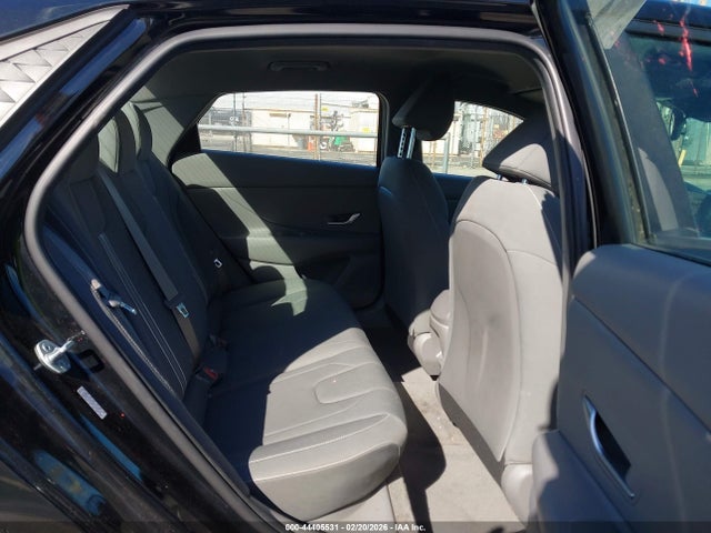 HYUNDAI ELANTRA SEL - 8