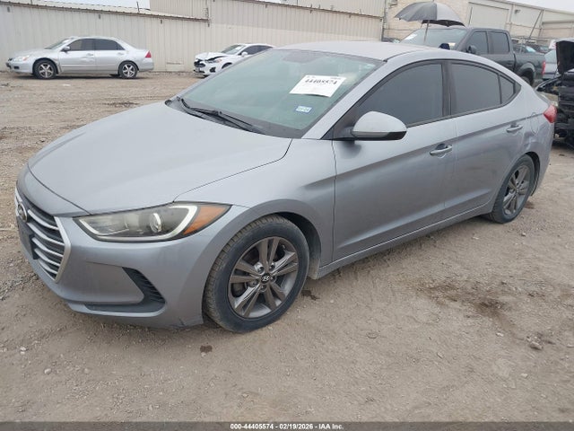 HYUNDAI ELANTRA SE - 2