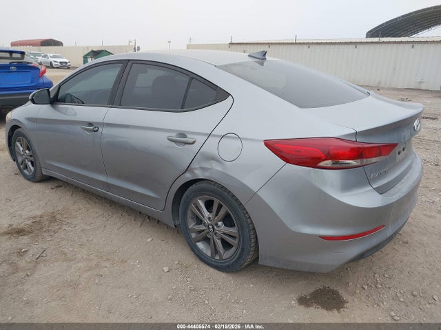 HYUNDAI ELANTRA SE - 3