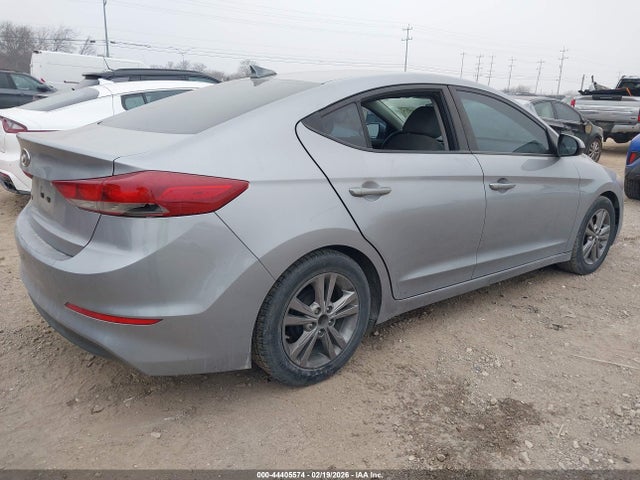 HYUNDAI ELANTRA SE - 4