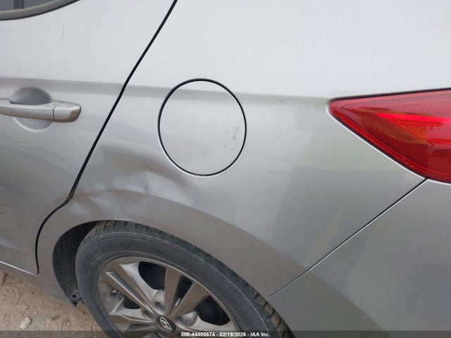 HYUNDAI ELANTRA SE - 6