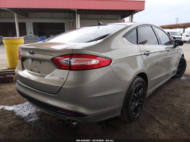 FORD FUSION SE - 4