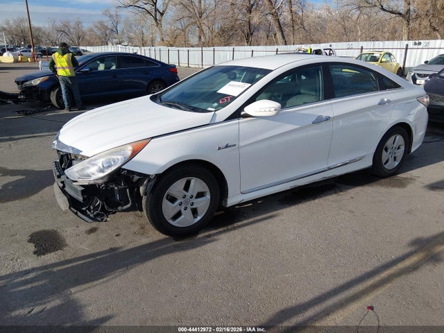HYUNDAI SONATA HYBRID - 2
