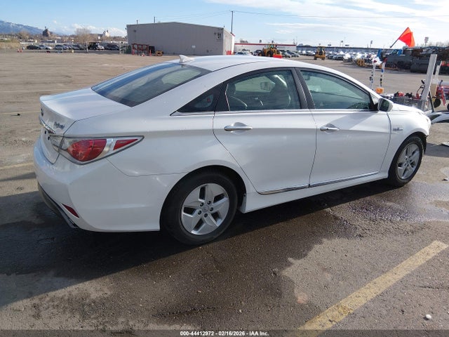 HYUNDAI SONATA HYBRID - 4
