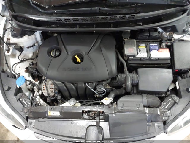 HYUNDAI ELANTRA SE - 10