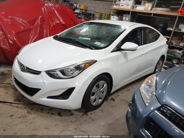 HYUNDAI ELANTRA SE - 2
