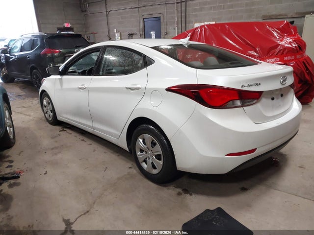 HYUNDAI ELANTRA SE - 3