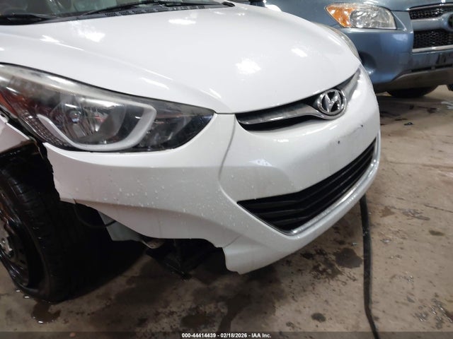 HYUNDAI ELANTRA SE - 6