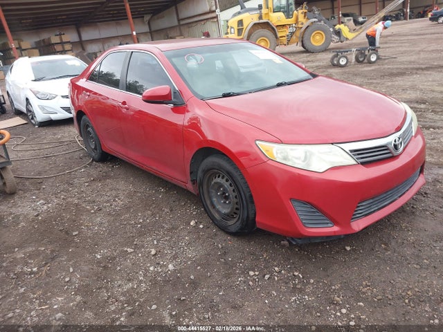 TOYOTA CAMRY - 1