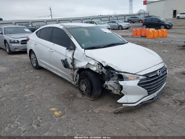 HYUNDAI ELANTRA SE - 1