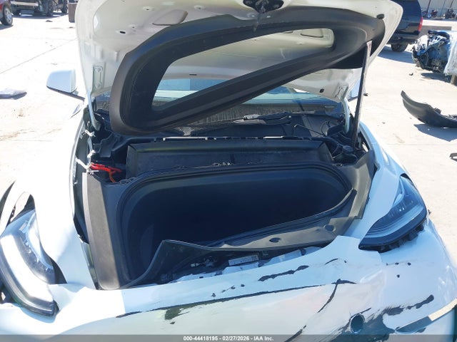 2023 TESLA MODEL Y 10