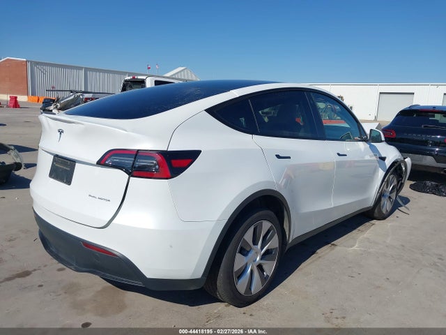2023 TESLA MODEL Y 4