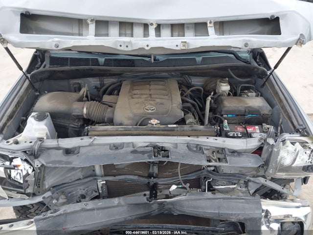 TOYOTA TUNDRA - 10