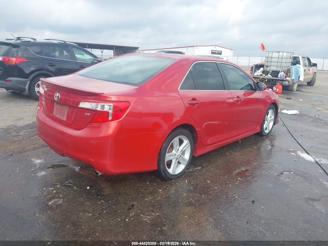 TOYOTA CAMRY - 4