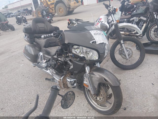 2010 HONDA GL1800 