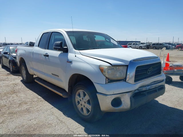 TOYOTA TUNDRA - 1