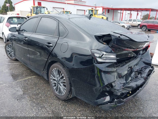 KIA FORTE GT-LINE - 3