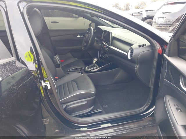 KIA FORTE GT-LINE - 5