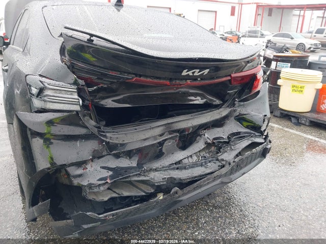 KIA FORTE GT-LINE - 6